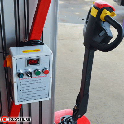 Самоходный Одномачтовый Подъемник ZXE-1-090 OXLIFT 9 м 125 кг фото №4 Самоходный Одномачтовый Подъемник ZXE-1-090 OXLIFT 9 м 125 кг фото №4