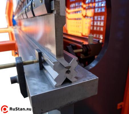 Гидравлический листогибочный пресс METAL MASTER HPJ 32100 Sensor фото №11 Гидравлический листогибочный пресс METAL MASTER HPJ 32100 Sensor фото №11