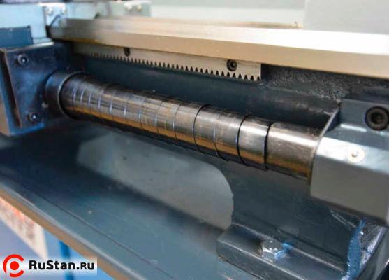 Телескопическая защита ходового винта от стружки эффективно защищает ходовой винт от износа. фото №11 METAL MASTER MML 1830 фото №11